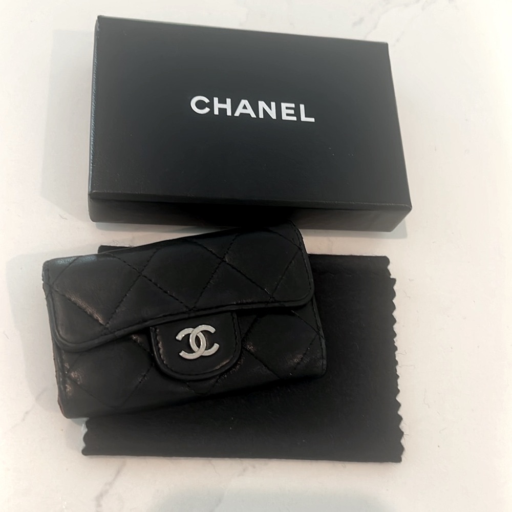 AUTH Chanel Key Holder Card Case Black Lambskin - Picture 3 of 16